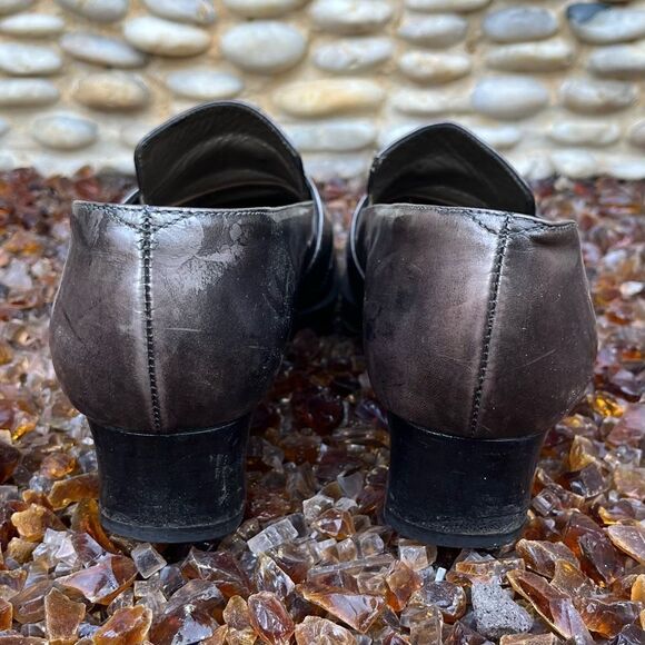 Preveta Silver Metallic Leather Loafers w/Silver Buckle Accent. Size 7.5B Italy - Picture 5 of 8